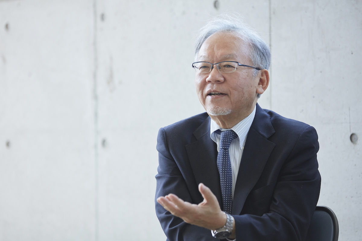 今治のタオルメーカー、IKEUCHI ORGANIC株式会社では、新型コロナによる緊急事態宣言を機に、「オンラインZoomストア」を実施しています。今回は、Zoomを使用したオンライン接客とコミュニケーションの実践、ファン・ベース形成について、同企画に関わる3名の方々にお話をおうかがいしました。